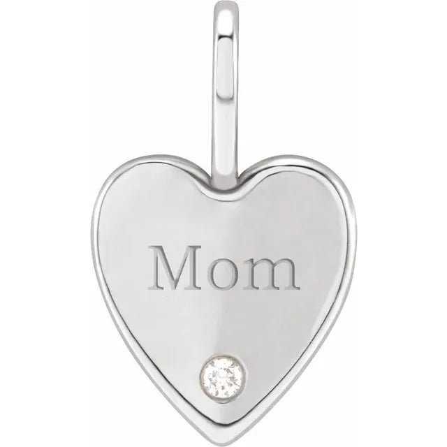 14 kt guld hjertevedhæng med indgravering "MOM" og ,025 ct. naturlig diamant